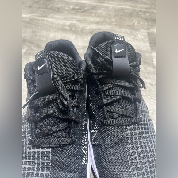 Nike Metcon 8 Workout Gym Shoes. Great condition, too small for my wide feet. - Picture 6 of 11